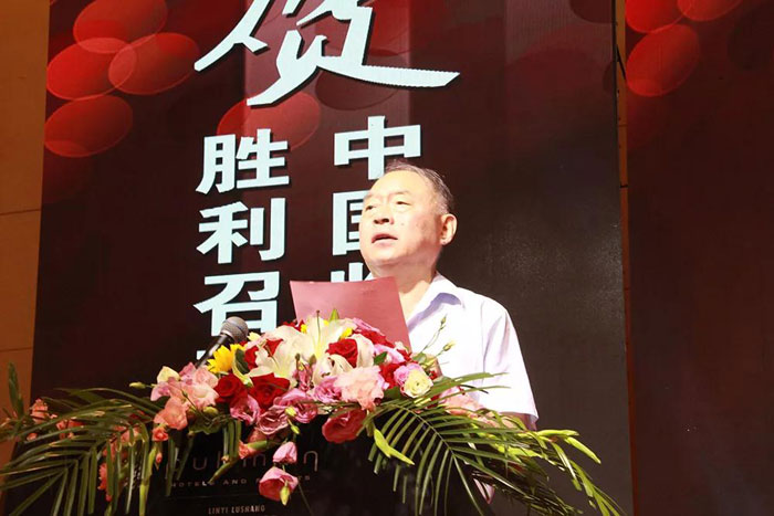 中國林產(chǎn)工業(yè)協(xié)會(huì)秘書長石峰先生